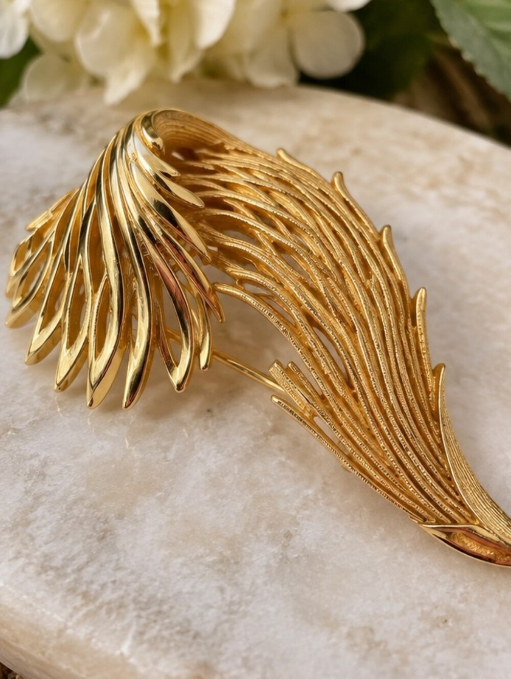 Vintage Crown Trifari Alfred Phillippe Gold Tone Feather Plume Brooch